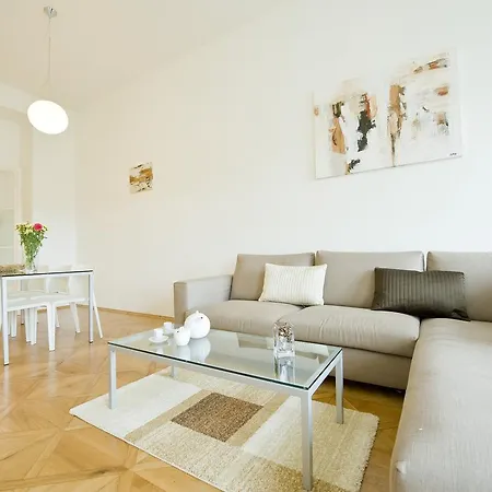 Bohemia Old Town Apartment *