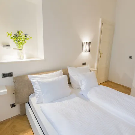Bohemia Old Town Apartment