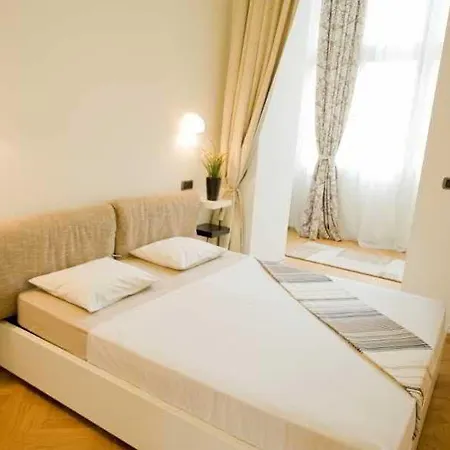 Bohemia Old Town Apartment